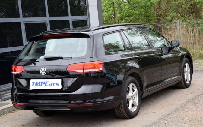 Volkswagen Passat cena 62900 przebieg: 152000, rok produkcji 2019 z Piława Górna małe 379